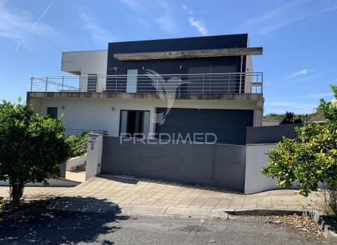 Moradia v3 com sauna e jacuzzi — louredo, paredes