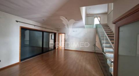 Moradia v3 com sauna e jacuzzi — louredo, paredes