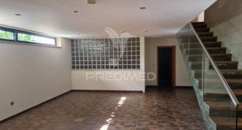 Moradia v3 com sauna e jacuzzi — louredo, paredes