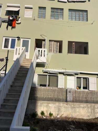 Apartamento t3 com quintal seixal