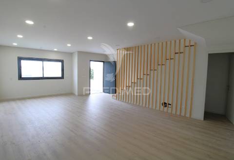 Andar moradia t3 duplex novo com box e terraço em alfena