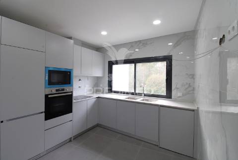 Andar moradia t3 duplex novo com box e terraço em alfena