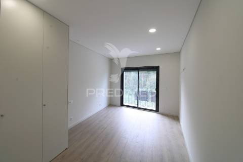 Andar moradia t3 duplex novo com box e terraço em alfena