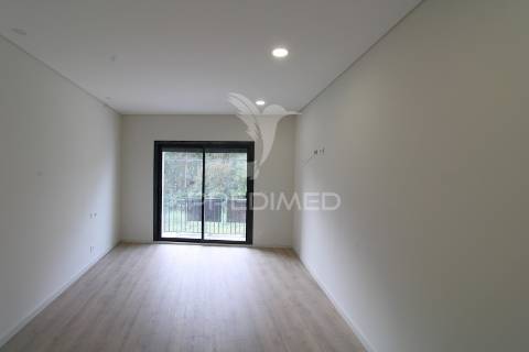 Andar moradia t3 duplex novo com box e terraço em alfena