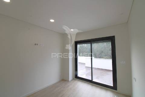 Andar moradia t3 duplex novo com box e terraço em alfena