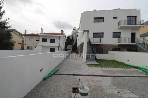 Andar moradia t3 duplex novo com box e terraço em alfena