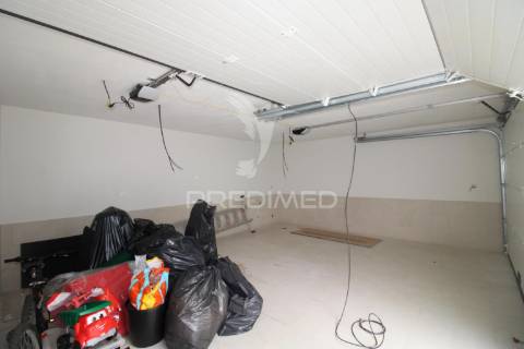 Andar moradia t3 duplex novo com box e terraço em alfena