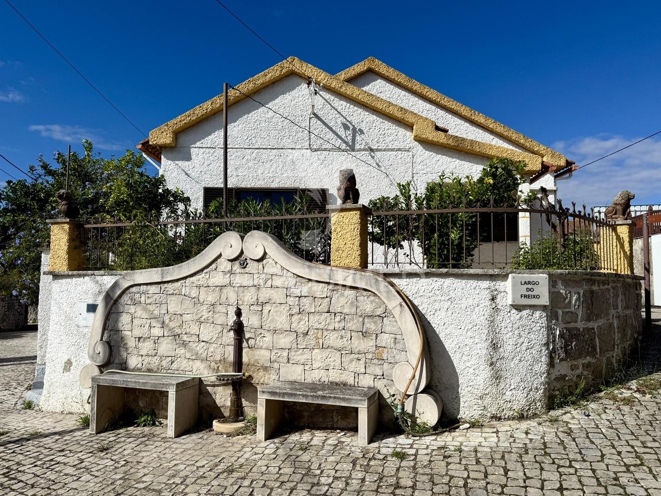 Moradia t2 em alcaria - porto de mós