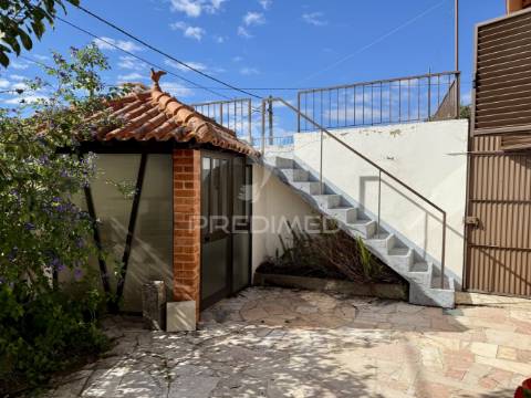 Moradia t2 em alcaria - porto de mós