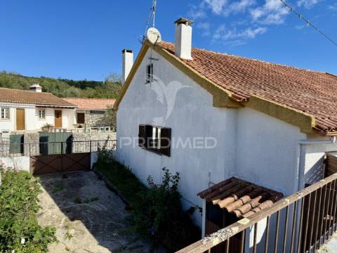 Moradia t2 em alcaria - porto de mós