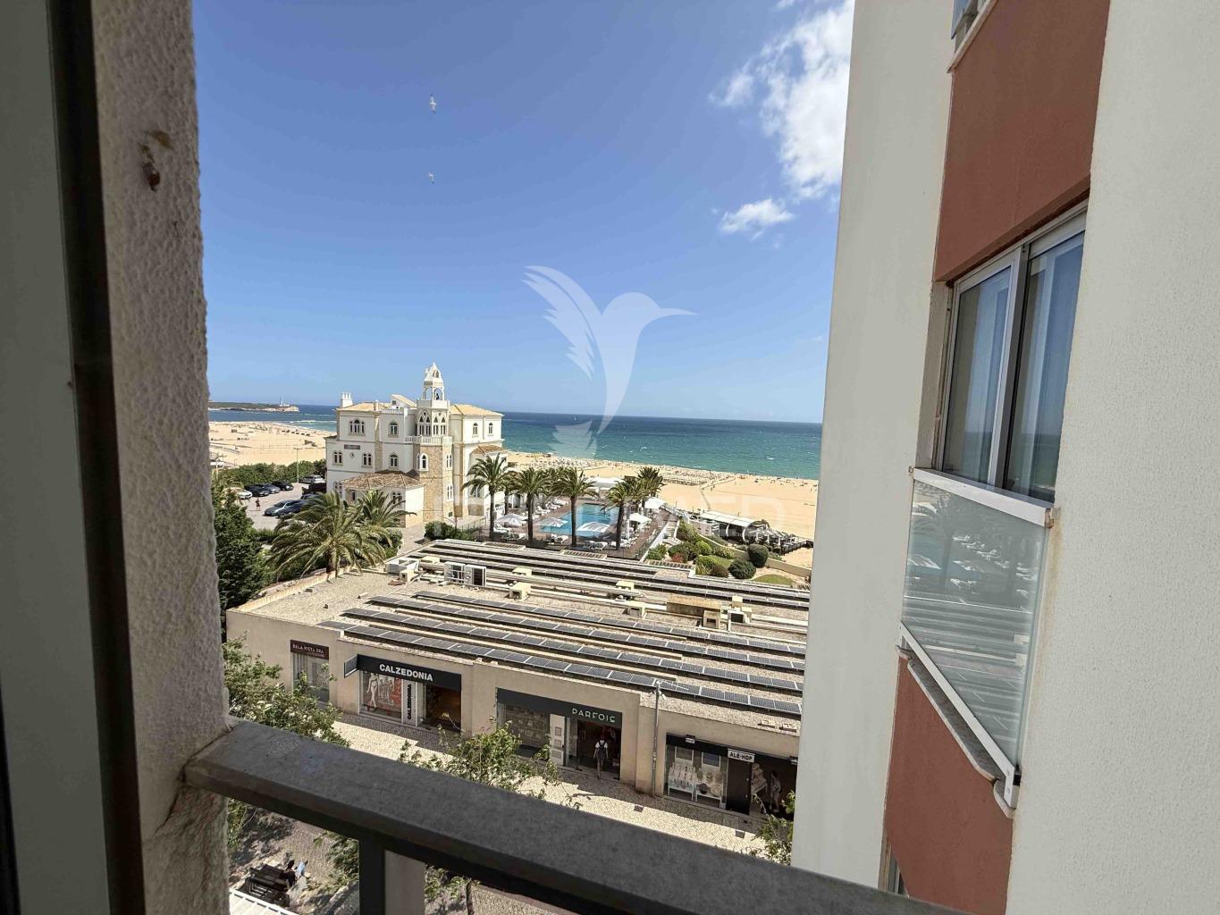 T2 primeira linha com garagem na praia da rocha