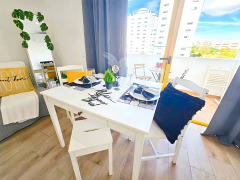 Estúdio remodelado, piscina, a 200 metros da praia da rocha