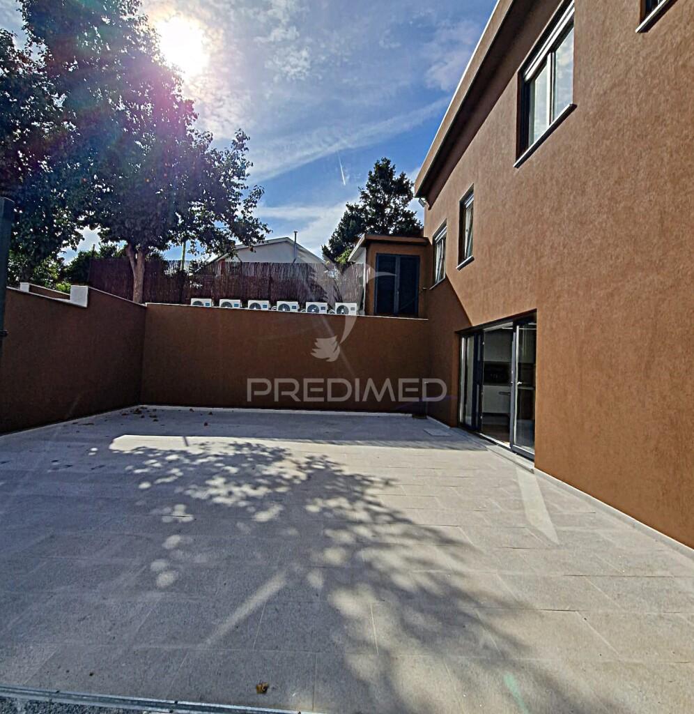 Moradia t4+1 renovada águas santas, maia