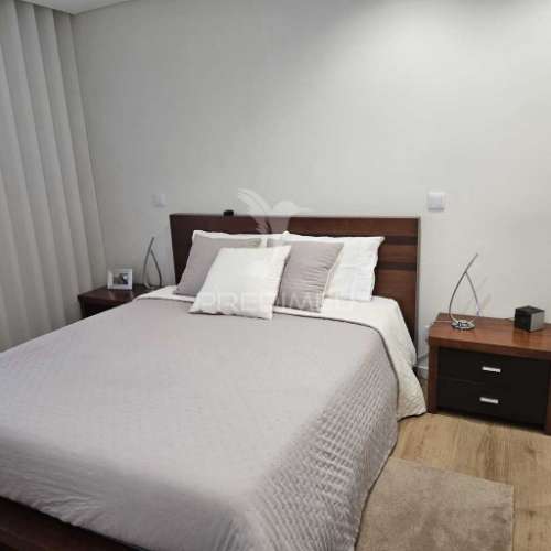 T3 remodelado e mobilado - 1º linha do mar