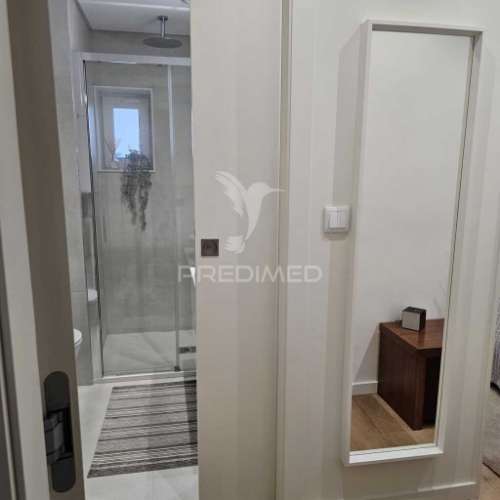 T3 remodelado e mobilado - 1º linha do mar