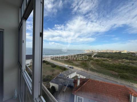 T3 remodelado e mobilado - 1º linha do mar