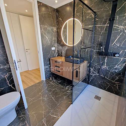 Moradia t4+1 com jardim, terraço e box em águas santas