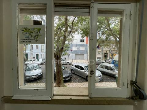 Excelente oportunidade de investimento em lisboa – alcântara!