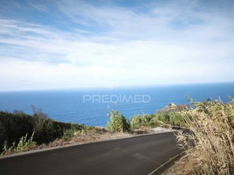 Terreno plano na santa do porto moniz vista mar.