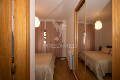 Apartamento t3 no carregado em condomínio fechado