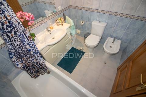 Apartamento t3 no carregado em condomínio fechado