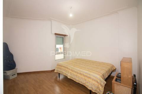 Apartamento t3 no carregado em condomínio fechado