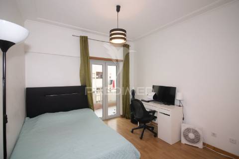 Apartamento t3 no carregado em condomínio fechado