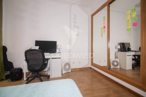 Apartamento t3 no carregado em condomínio fechado