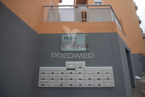 Apartamento t3 no carregado em condomínio fechado