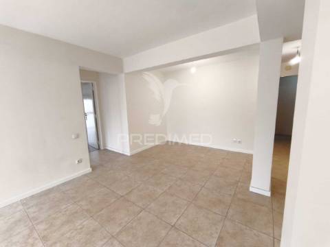 Apartamento t2 c/melhoramentos