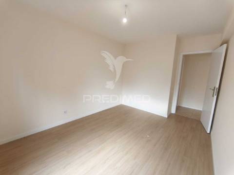 Apartamento t2 c/melhoramentos