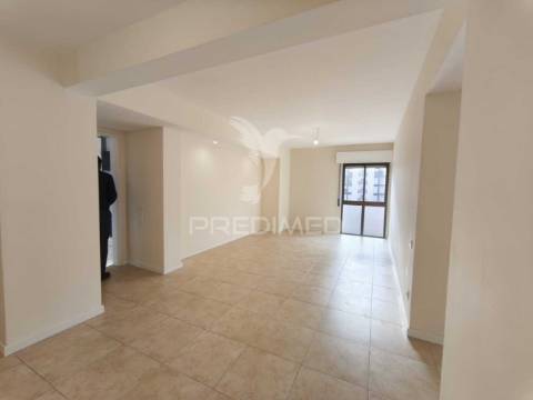 Apartamento t2 c/melhoramentos