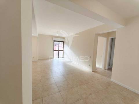 Apartamento t2 c/melhoramentos