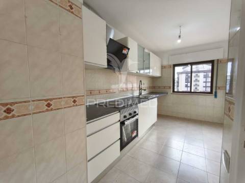 Apartamento t2 c/melhoramentos