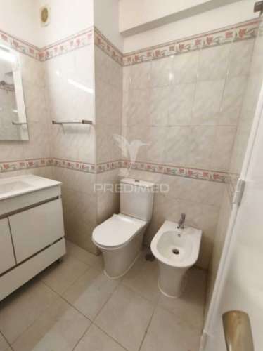 Apartamento t2 c/melhoramentos
