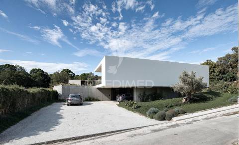 Moradia v4, em construção com piscina, constância.