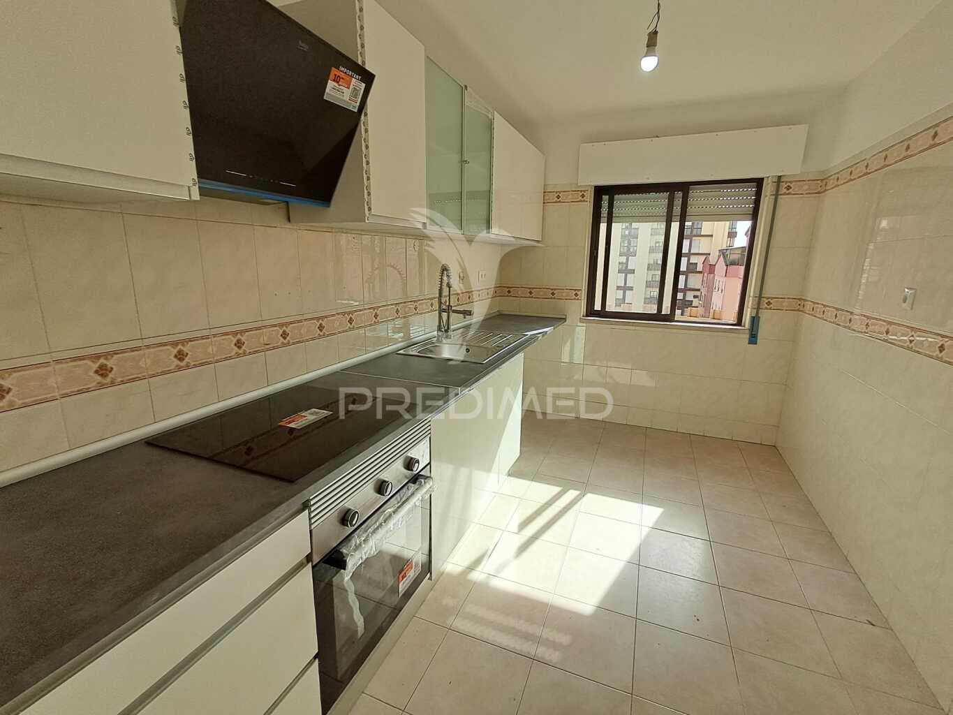 Apartamento t2 na tapada das mercês, sintra