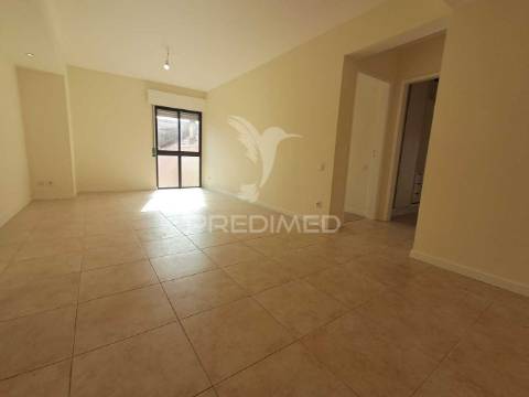 Apartamento t2 na tapada das mercês, sintra