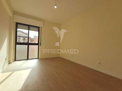 Apartamento t2 na tapada das mercês, sintra