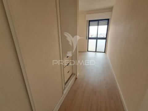 Apartamento t2 na tapada das mercês, sintra