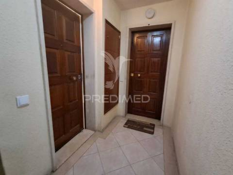 Apartamento t2 na tapada das mercês, sintra