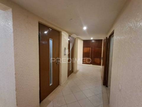 Apartamento t2 na tapada das mercês, sintra