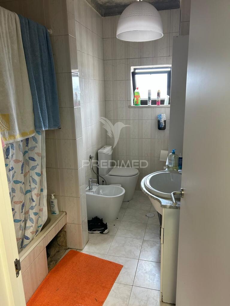 Apartamento t1+1 no centro de esgueira