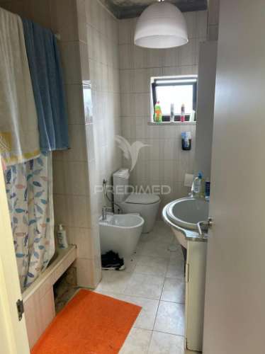 Apartamento t1+1 no centro de esgueira