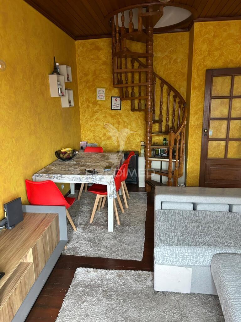Apartamento t1+1 no centro de esgueira