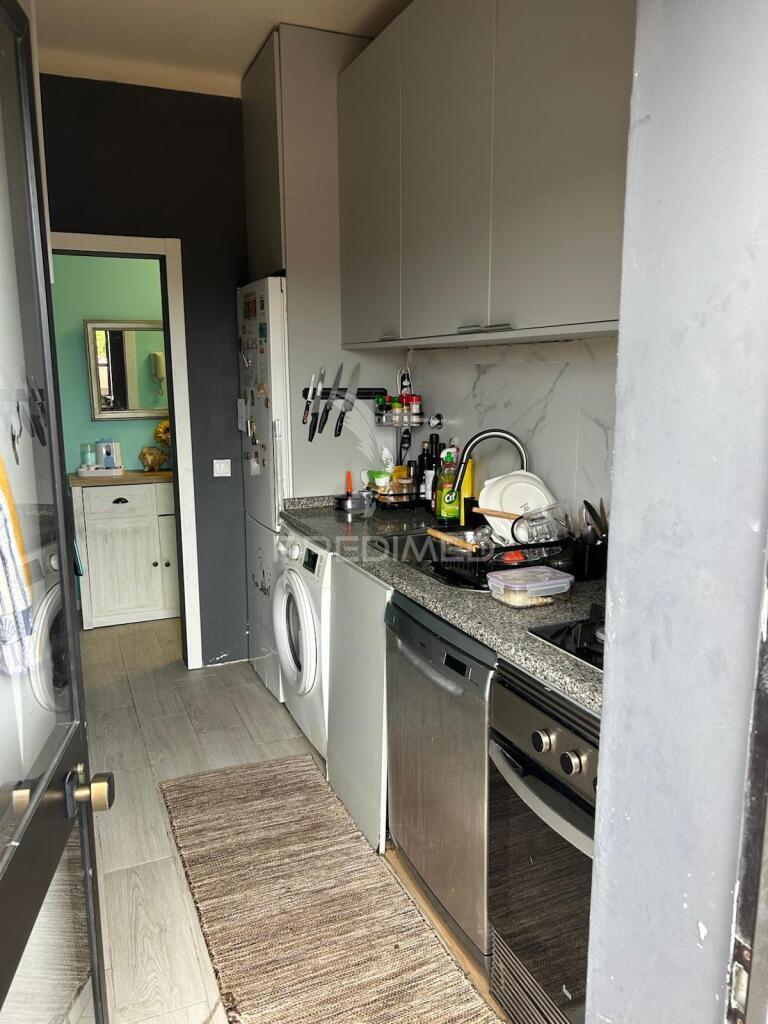 Apartamento t1+1 no centro de esgueira