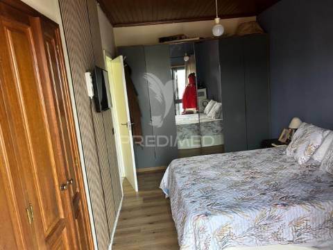 Apartamento t1+1 no centro de esgueira