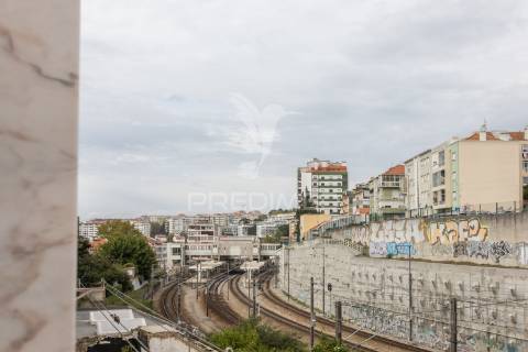 Apartamento t2-3ass. queluz junto à estação