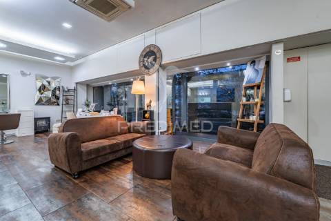 Loja junto rotunda  eng. edgar cardoso em vila nova de gaia