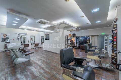 Loja junto rotunda  eng. edgar cardoso em vila nova de gaia